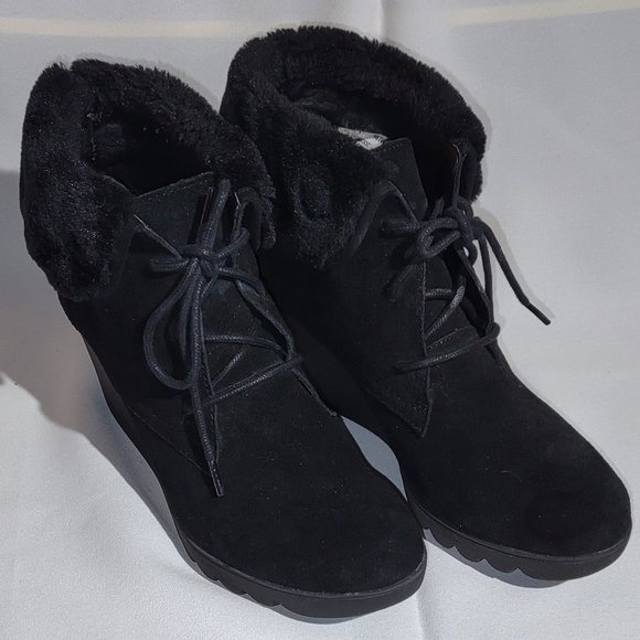 Donald J. Pliner black wedged suede ankle boots, size 6-1/2M - Picture 1 of 7
